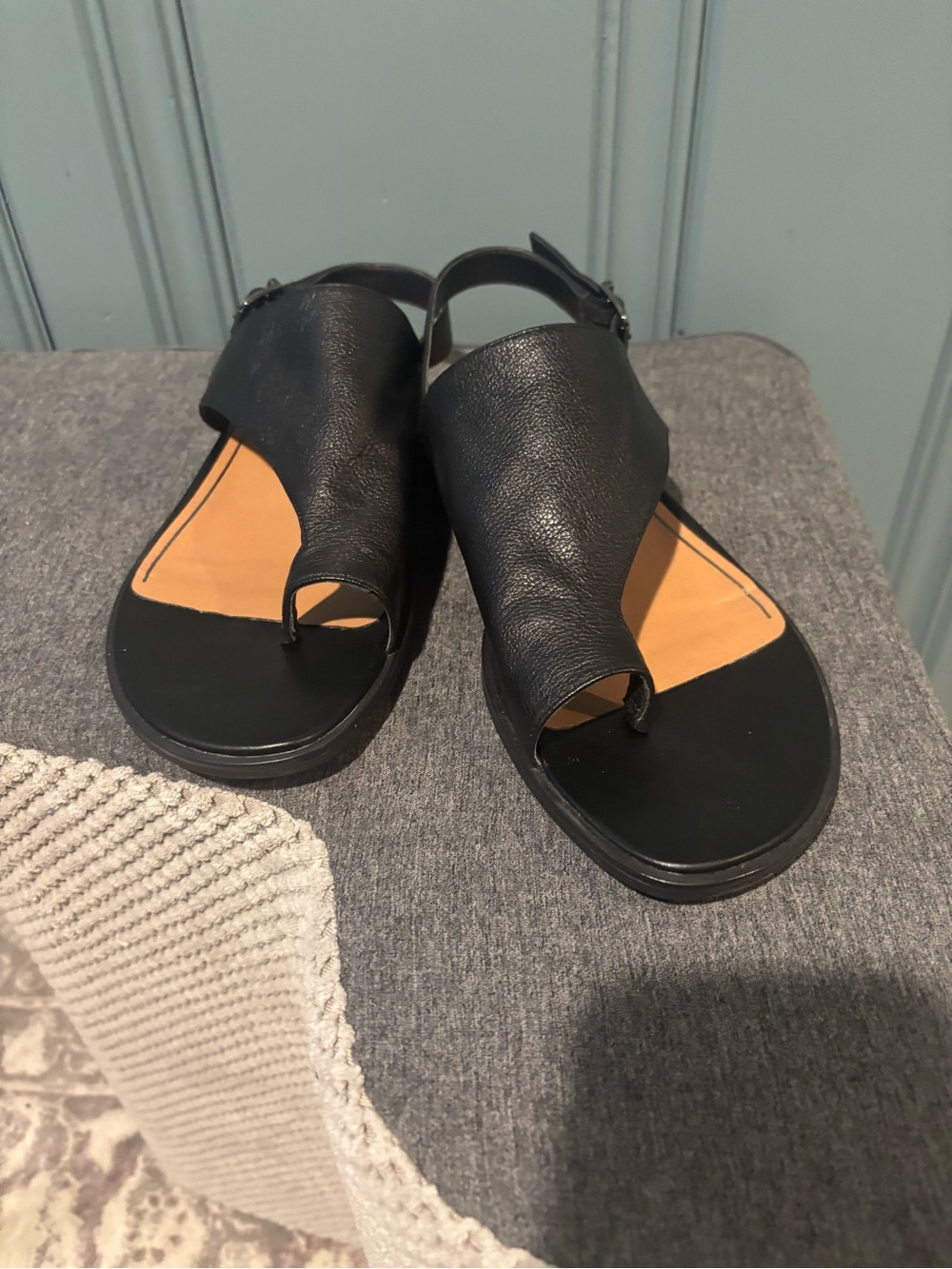 Vionic Black Leather Toe-Loop Slingback Sandals